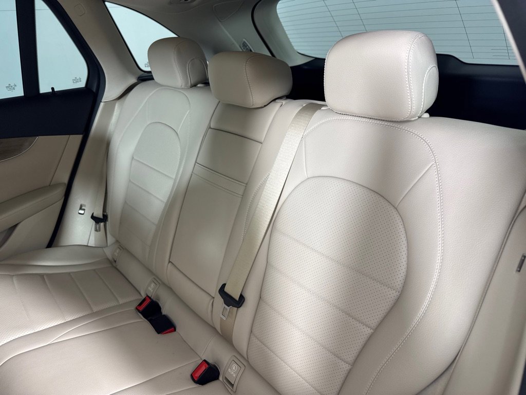 Used 2018 Mercedes-Benz GLC 300 w/ Multimedia Package image 20