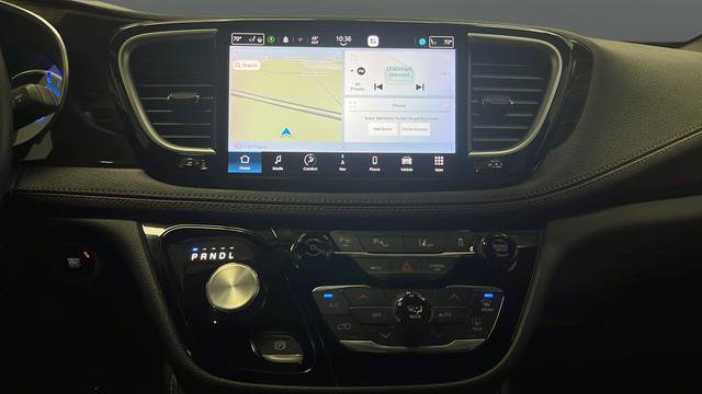 Used 2023 Chrysler Pacifica Pinnacle FWD image 14