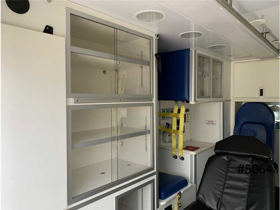 Used 2014 Chevrolet Express 4500 w/ Ambulance Package RWD image 13