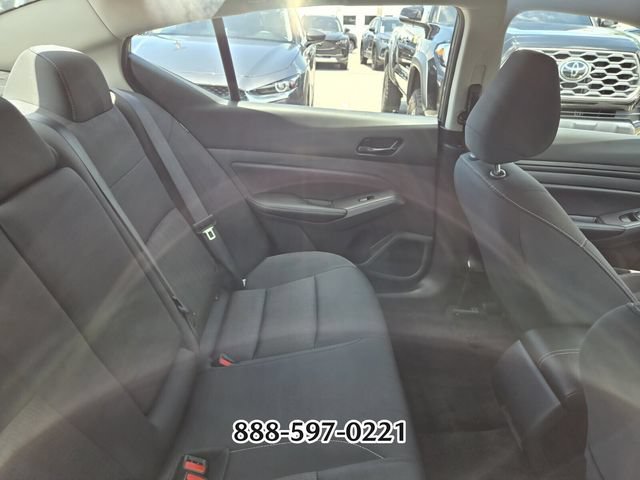 Used 2025 Nissan Altima 2.5 SV FWD image 7