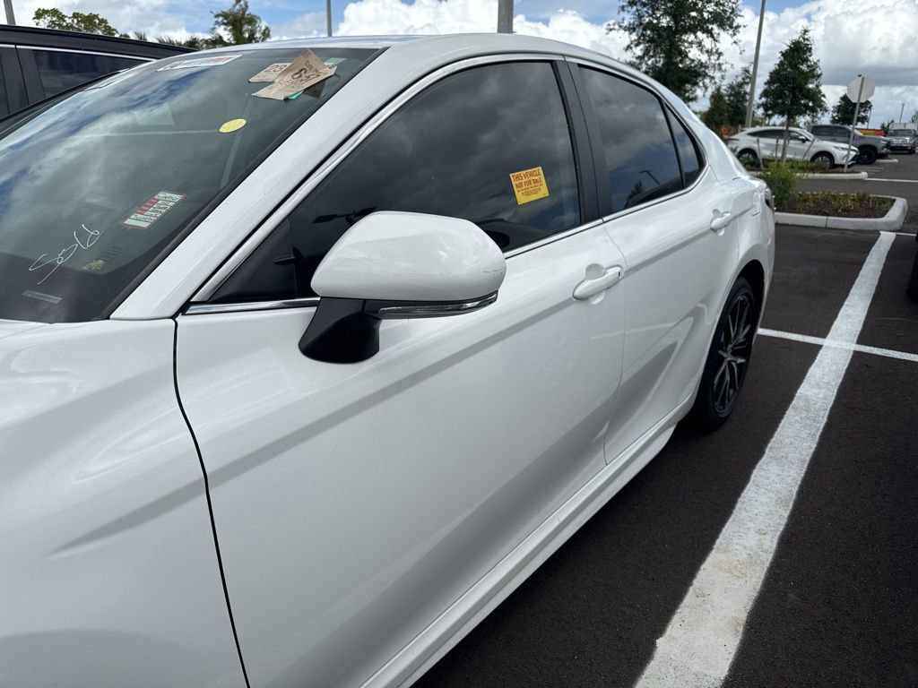 Used 2023 Toyota Camry SE image 8