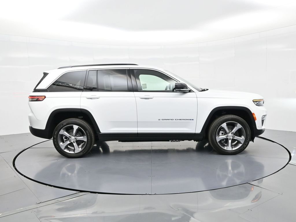 New 2025 Jeep Grand Cherokee Limited 4xe w/ Luxury Tech Group II image 5