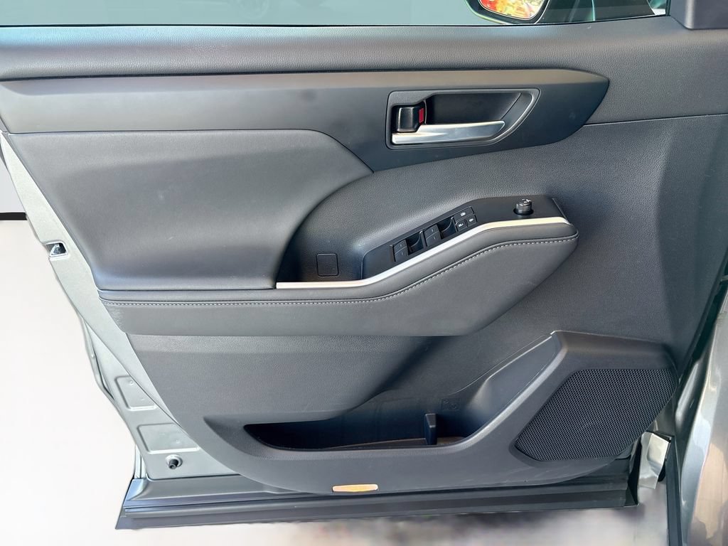 Certified 2026 Toyota Highlander XLE AWD/4WD image 25