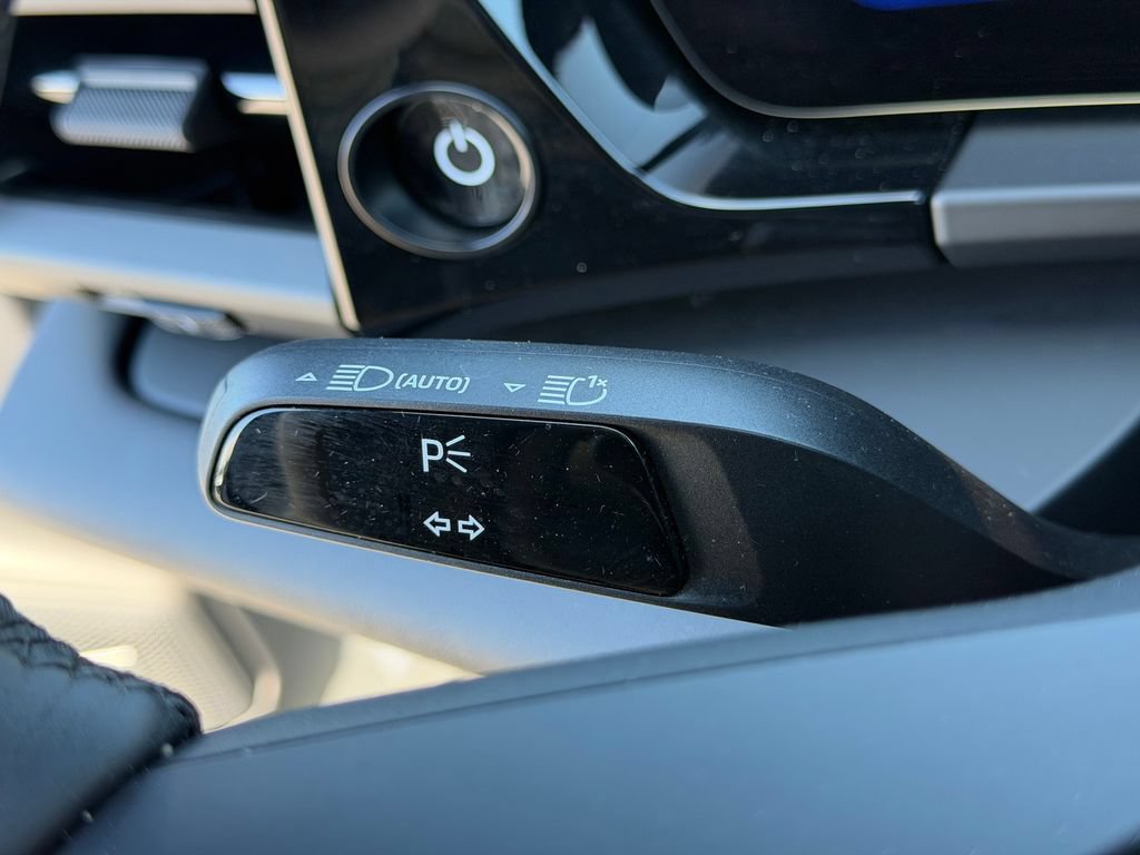 Used 2025 Porsche Macan 4 Electric AWD/4WD image 37