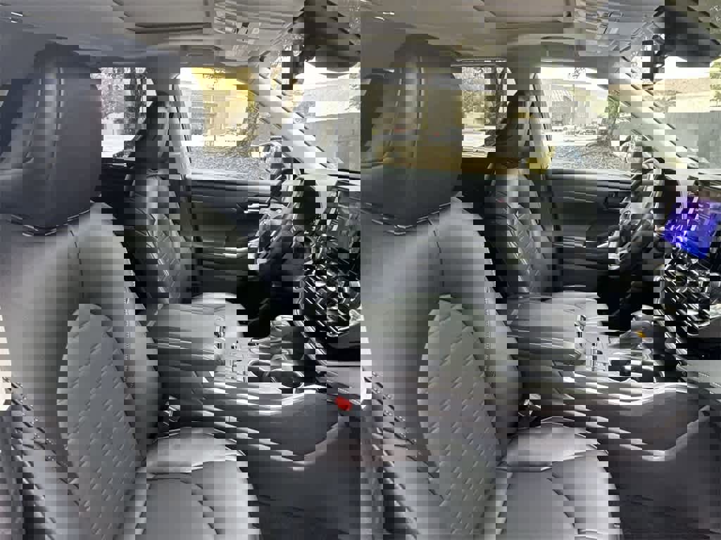 Used 2023 Toyota Highlander XLE image 27