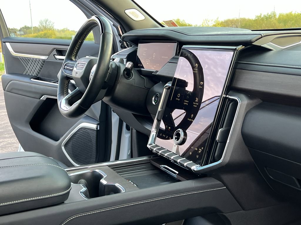 Used 2024 GMC Acadia Denali w/ Super Cruise Package image 28