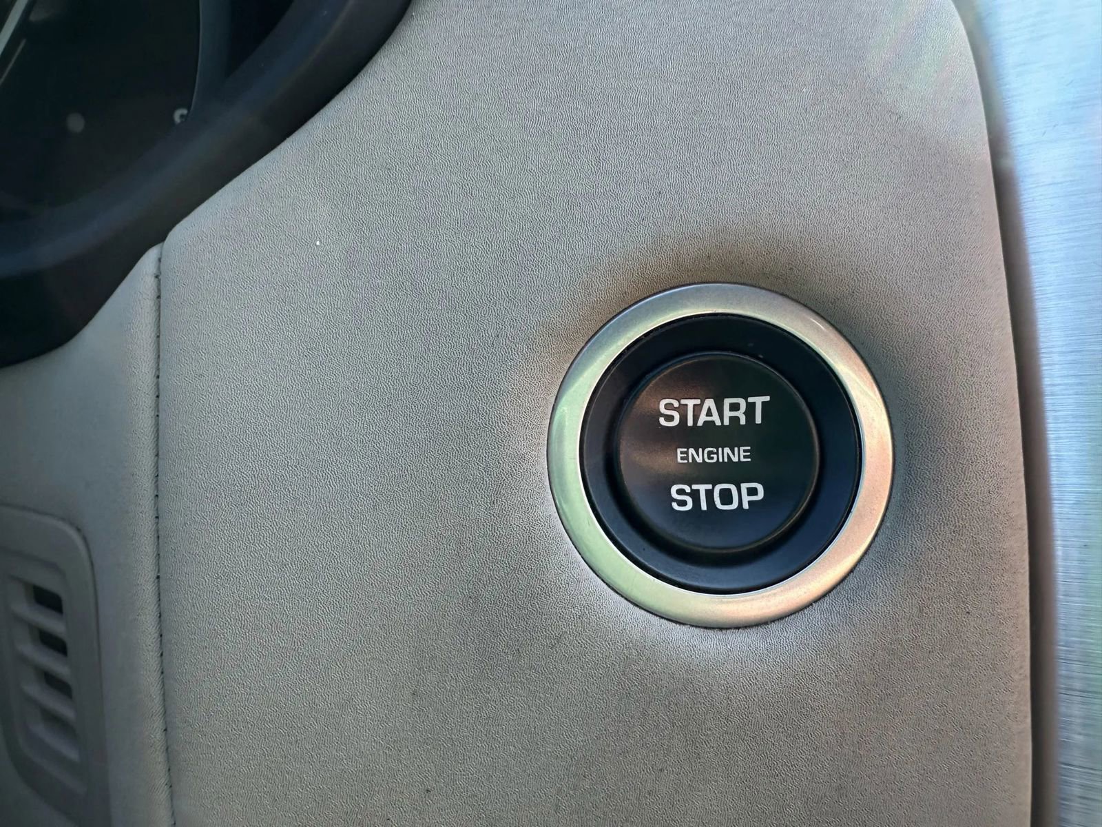 Used 2017 Land Rover Discovery HSE image 57