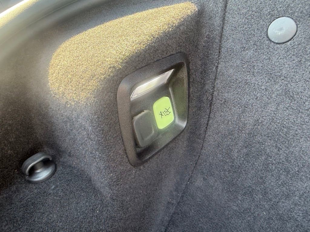 Used 2020 Chevrolet Corvette Stingray Premium Cpe w/ 3LT Preferred Equipment Group image 59