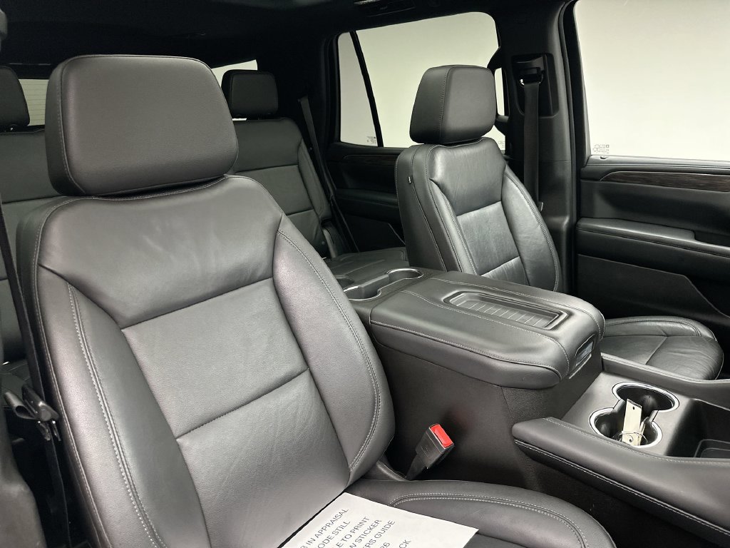 Used 2021 Chevrolet Tahoe Z71 w/ Luxury Package AWD/4WD image 18