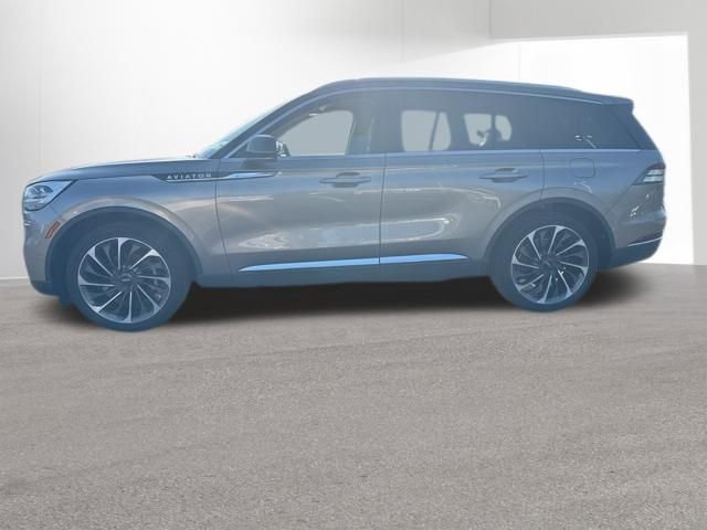 Used 2020 Lincoln Aviator Reserve w/ Equipment Group 202A AWD/4WD image 2
