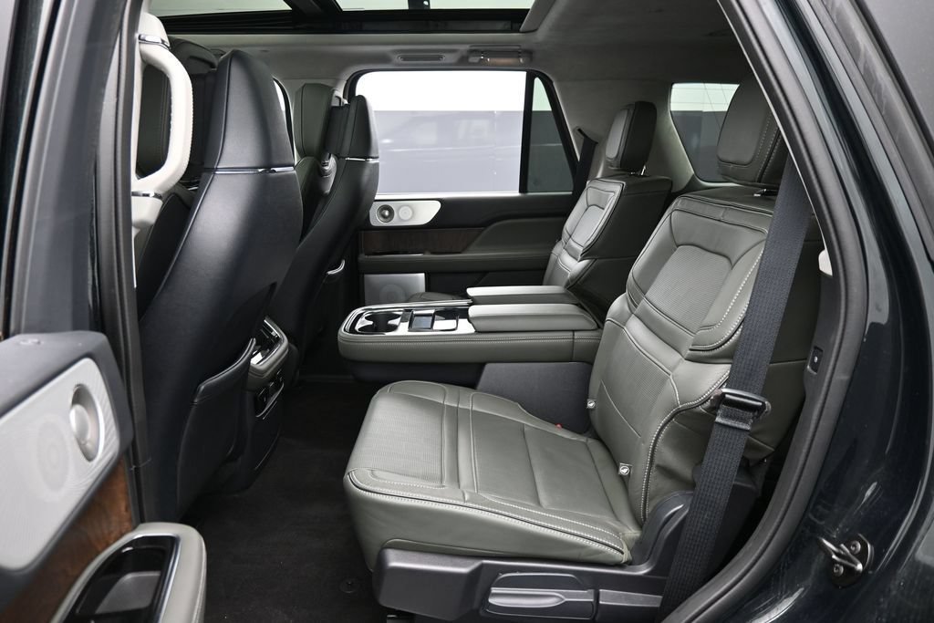 Used 2023 Lincoln Navigator Black Label AWD/4WD image 22