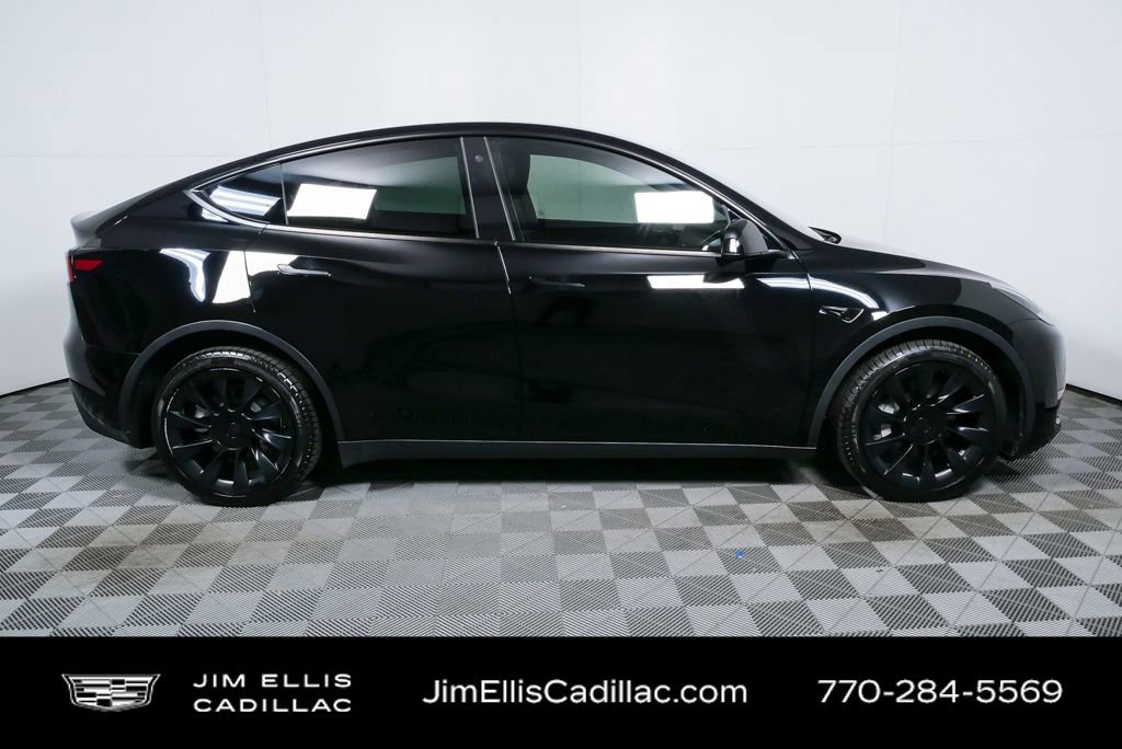 Used 2022 Tesla Model Y Long Range image 37