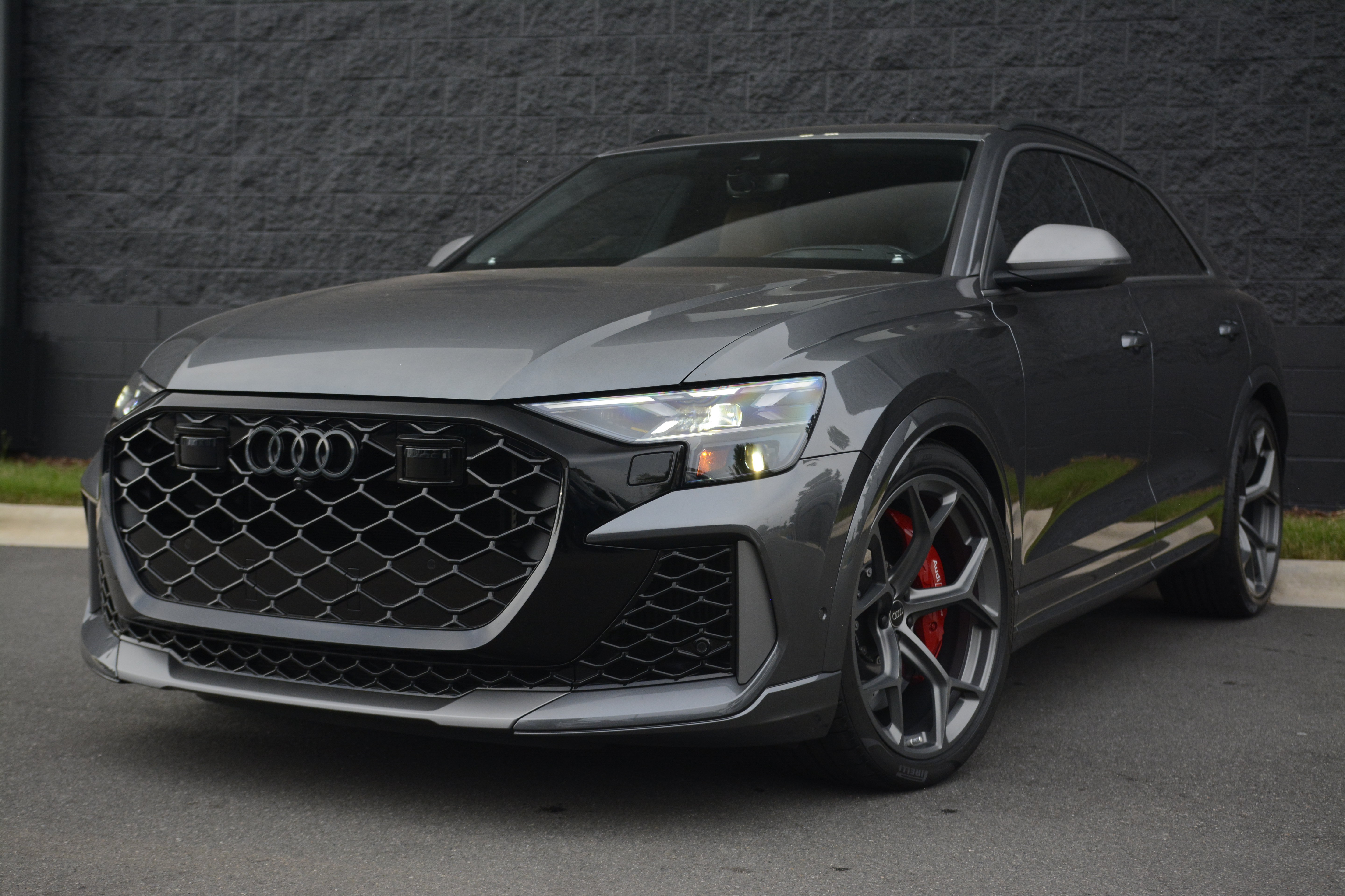 Used 2025 Audi RS Q8 performance