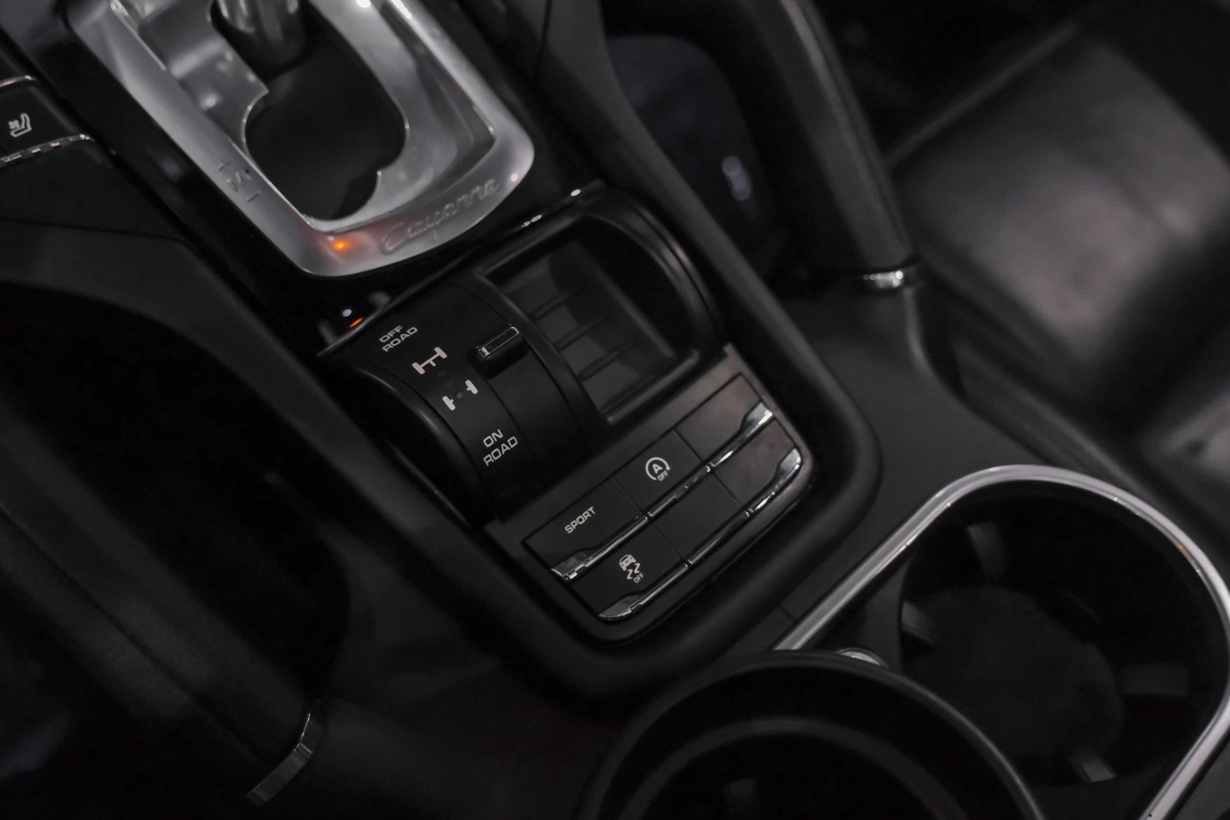 Used 2018 Porsche Cayenne AWD/4WD image 21