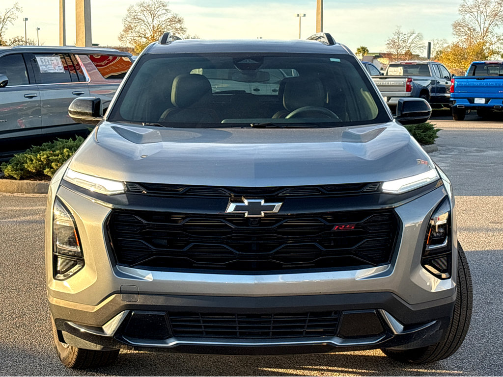 Used 2025 Chevrolet Equinox RS image 2