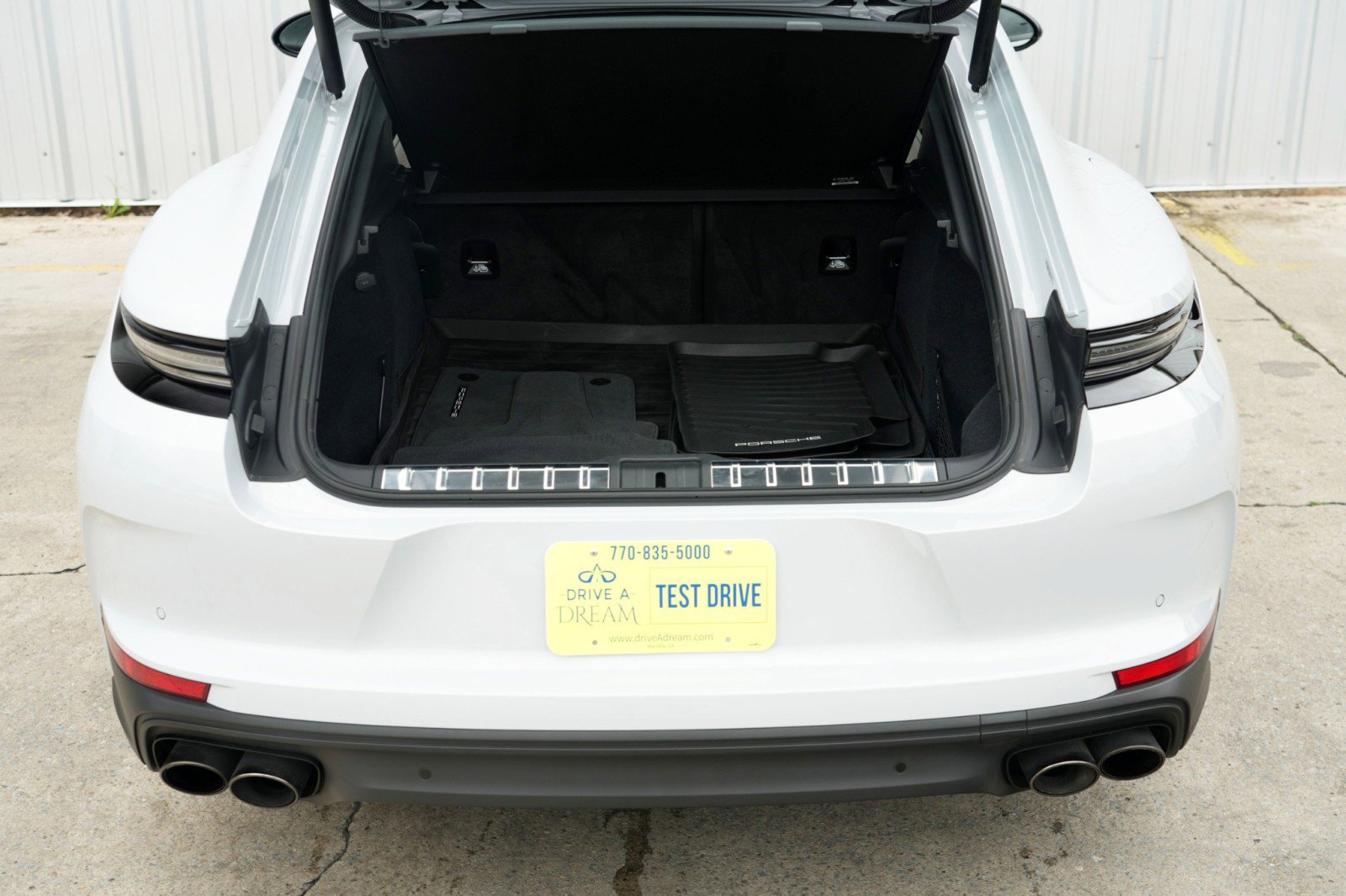 Used 2024 Porsche Panamera 4 w/ Premium Package image 10