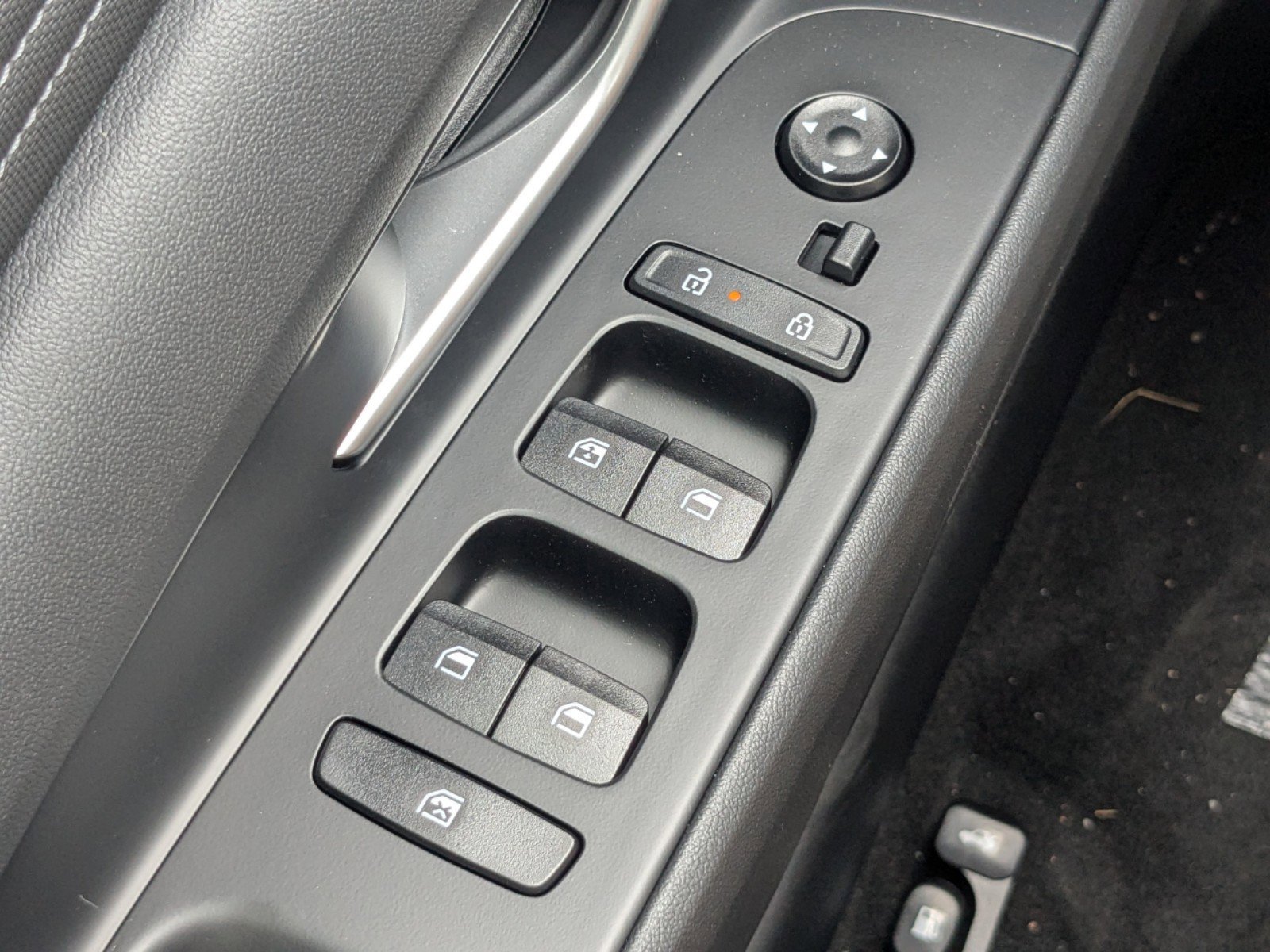 New 2025 Hyundai Elantra SEL image 25
