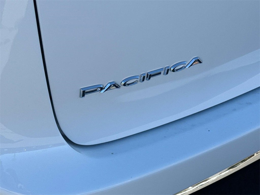 New 2026 Chrysler Pacifica Select image 7