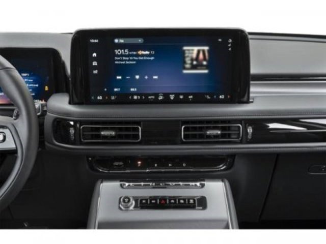 New 2025 Lincoln Aviator Reserve image 12