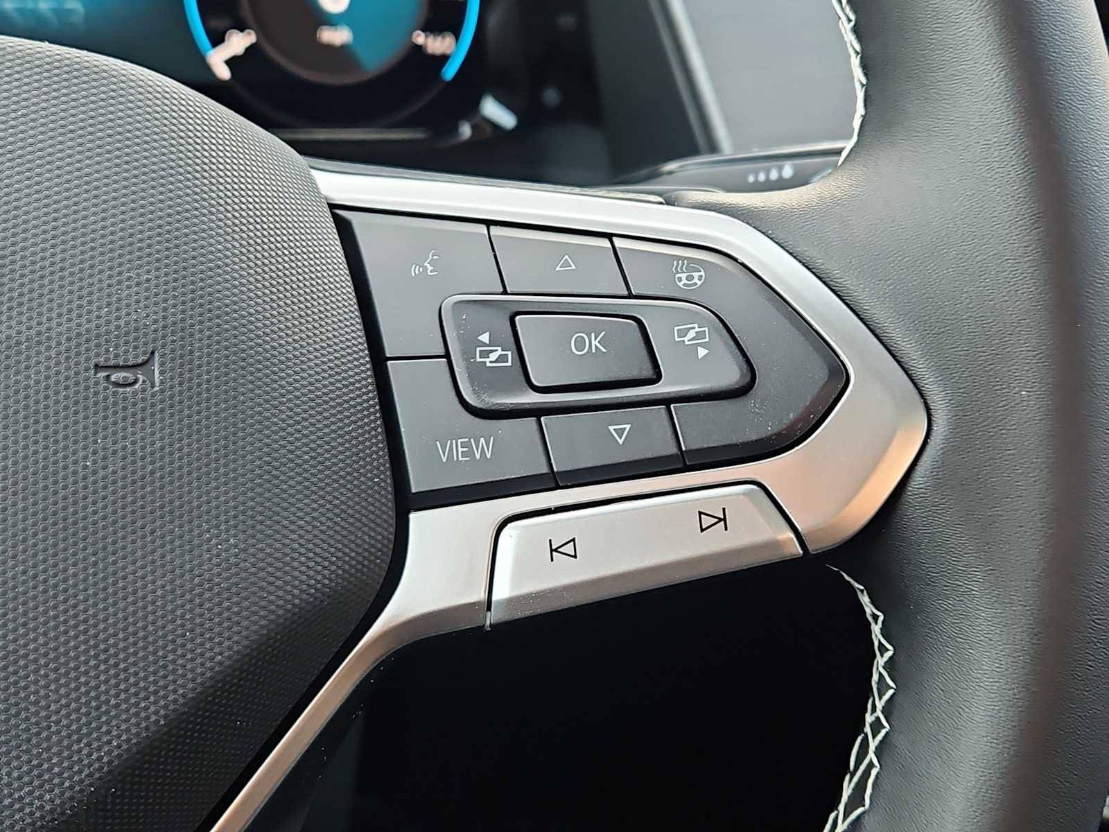 New 2026 Volkswagen Atlas Cross Sport SE image 13