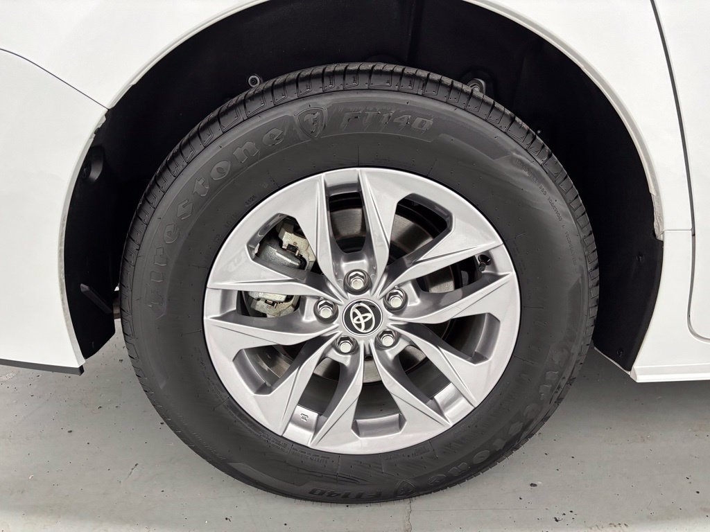 Used 2026 Toyota Sienna XLE AWD/4WD image 70
