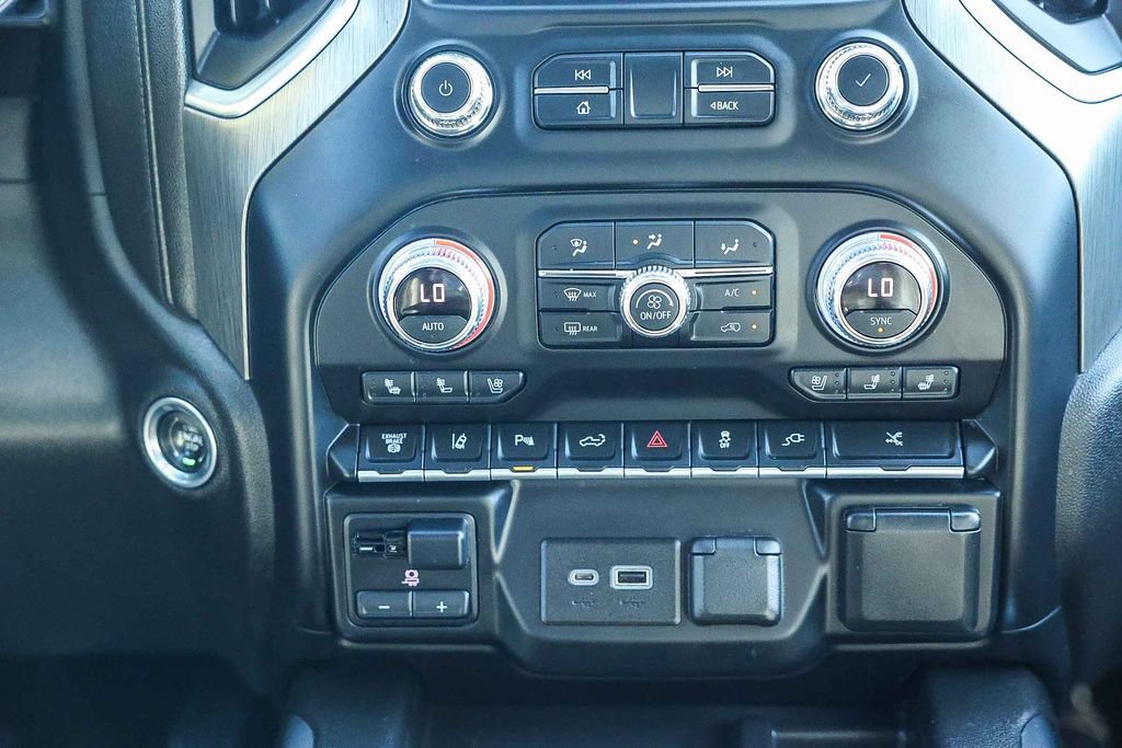 Used 2022 GMC Sierra 3500 Denali w/ Denali Ultimate Package image 23