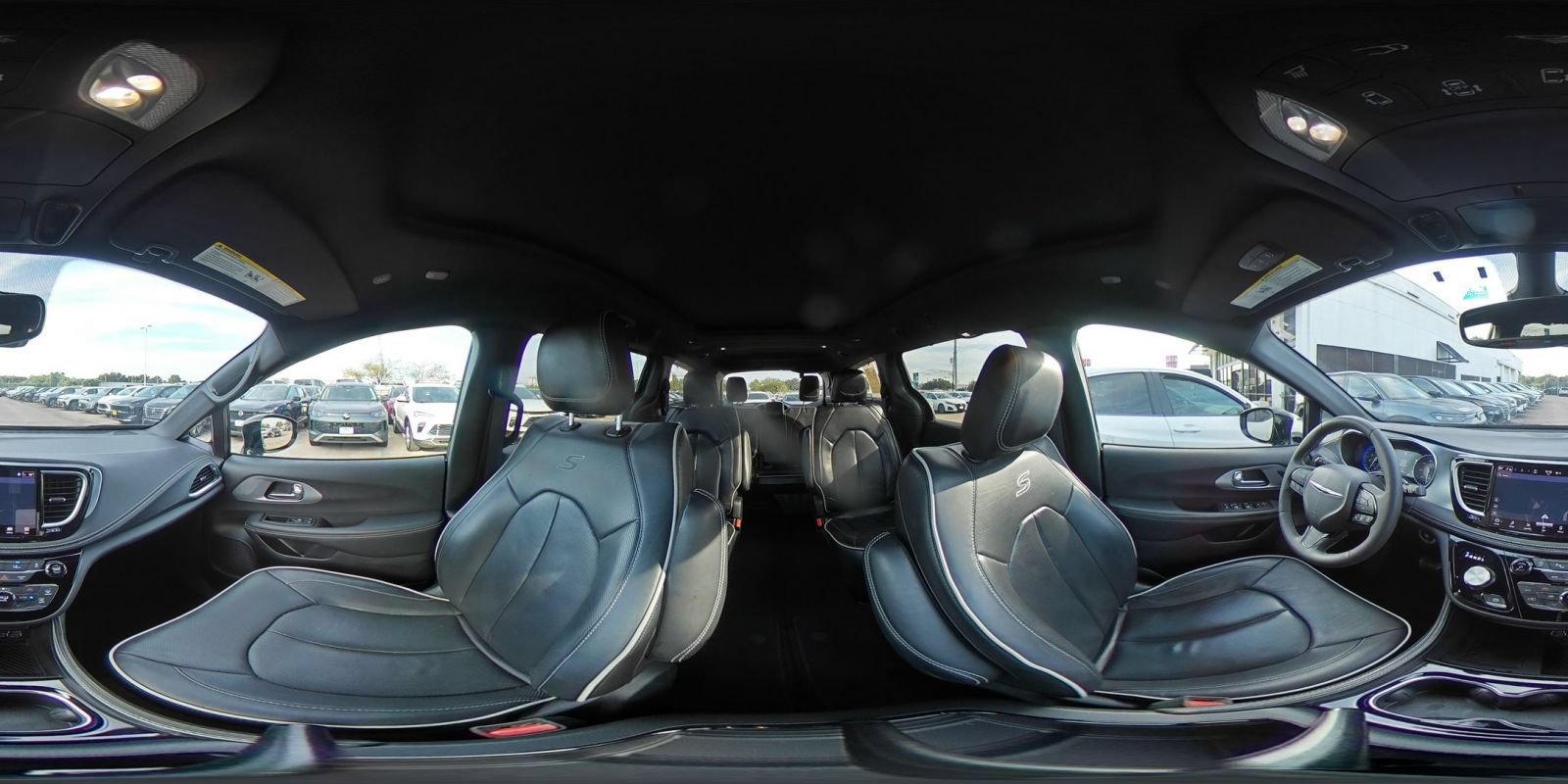 Used 2025 Chrysler Pacifica Limited FWD image 46