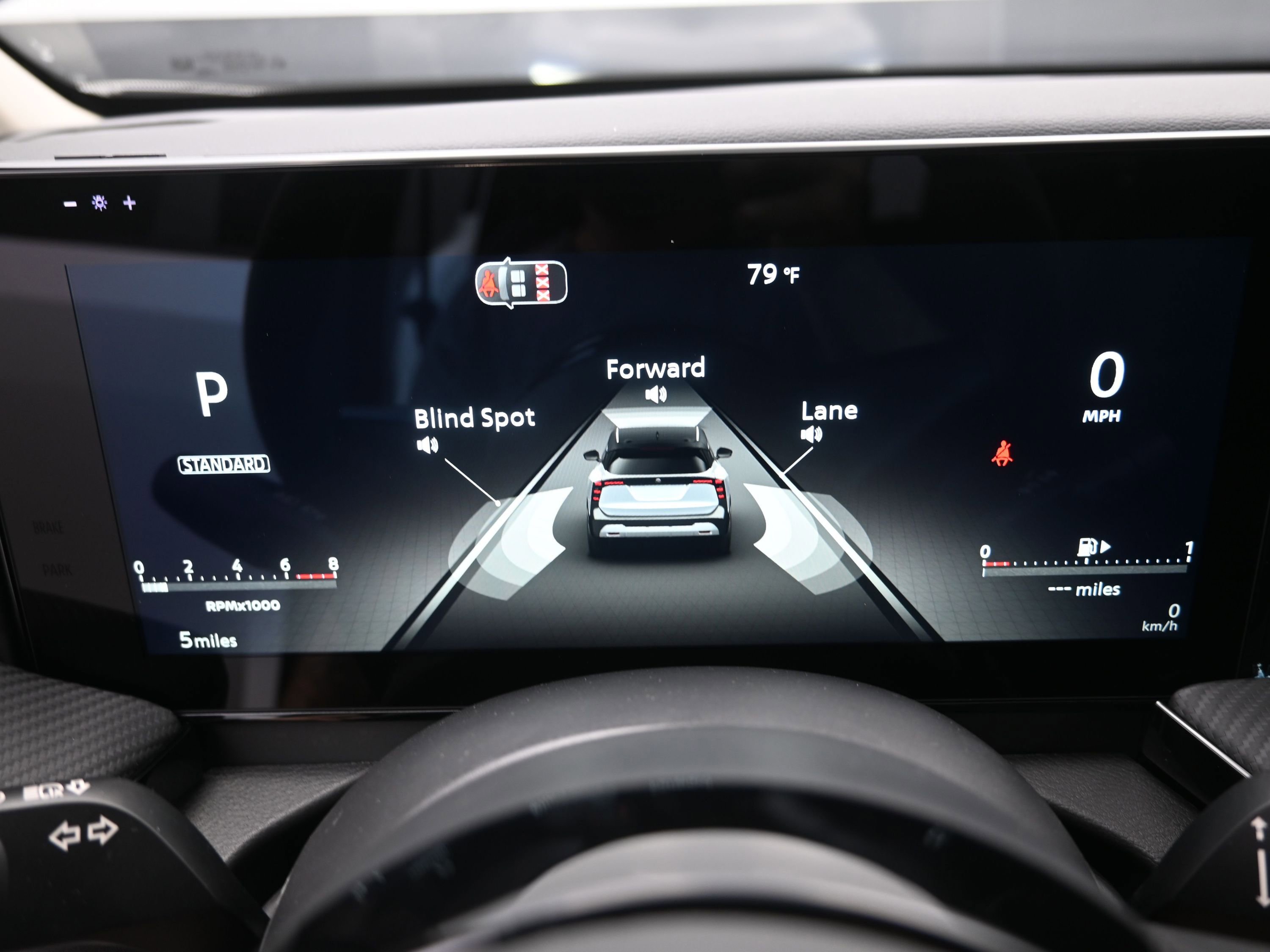 New 2026 Nissan Kicks SR image 13