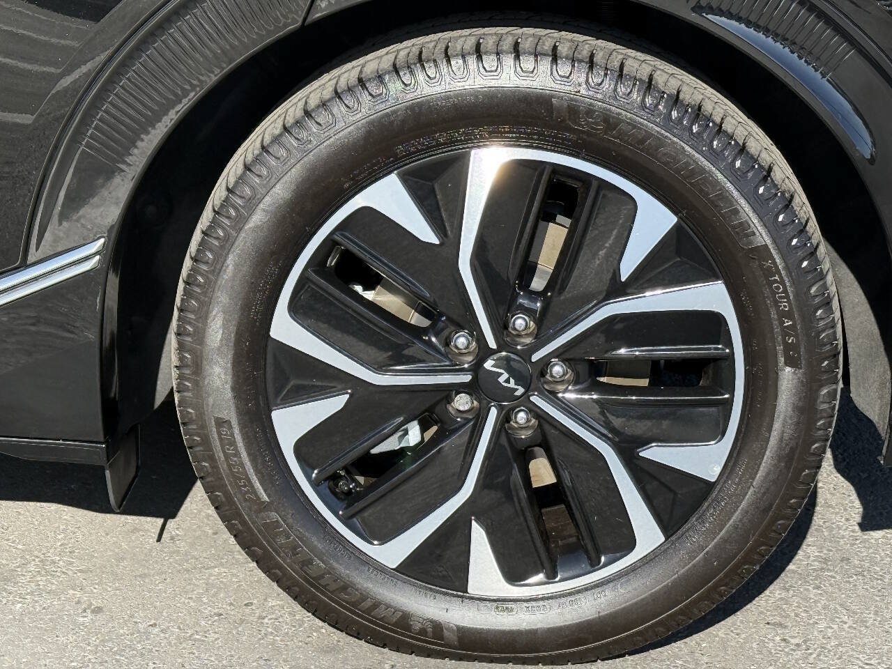 Used 2022 Kia EV6 Wind RWD image 17