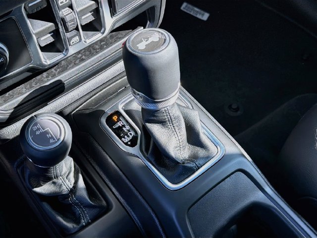 New 2026 Jeep Wrangler Unlimited Sahara AWD/4WD image 11