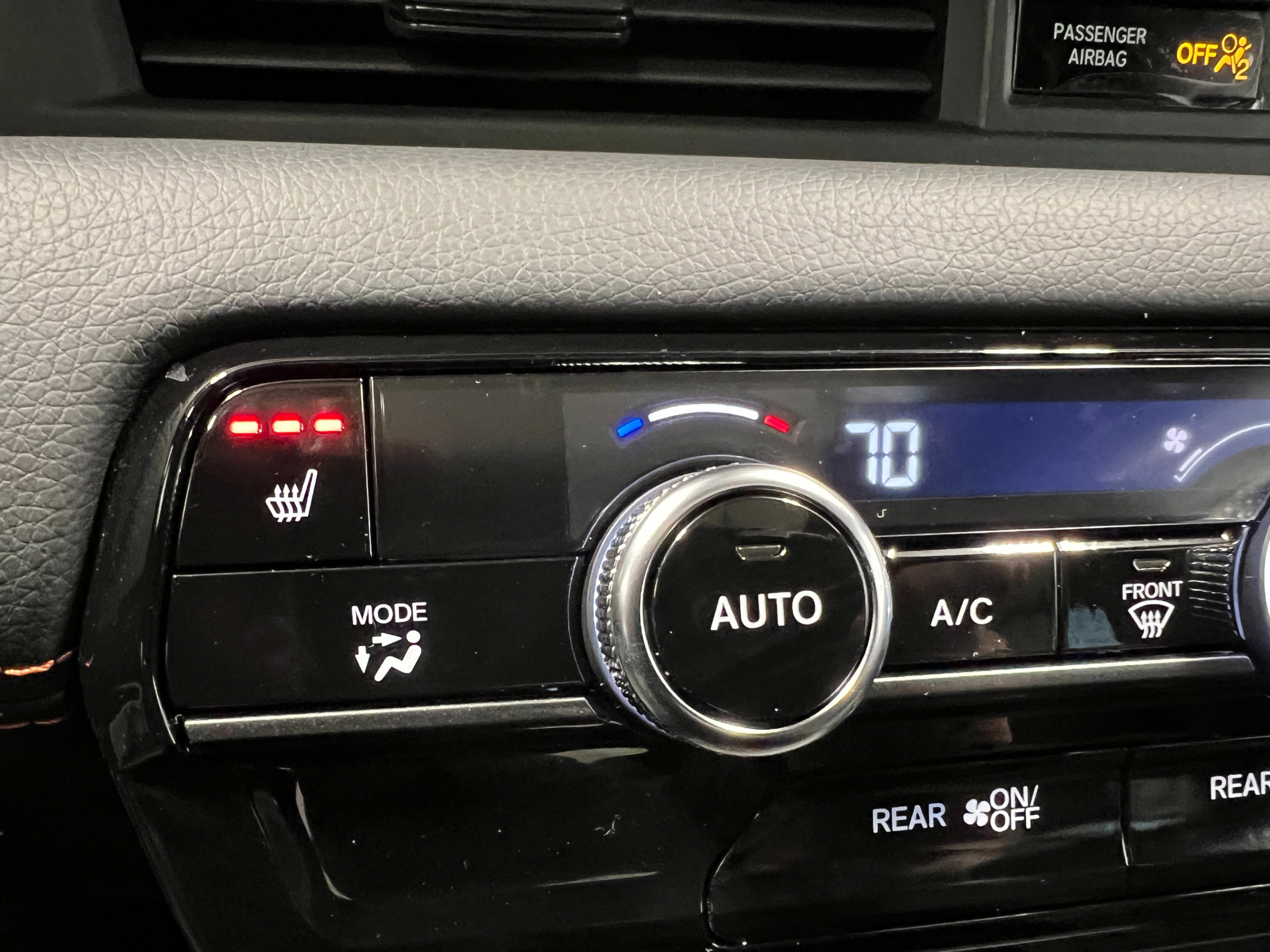Used 2025 Honda Pilot TrailSport image 24