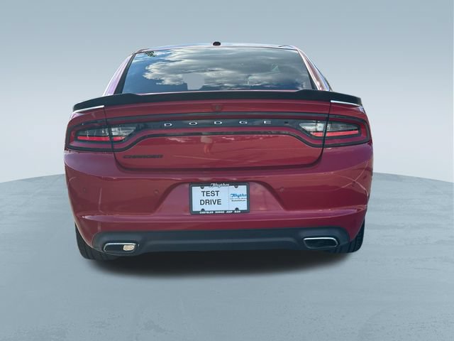 Used 2018 Dodge Charger SXT w/ Blacktop Package RWD image 7
