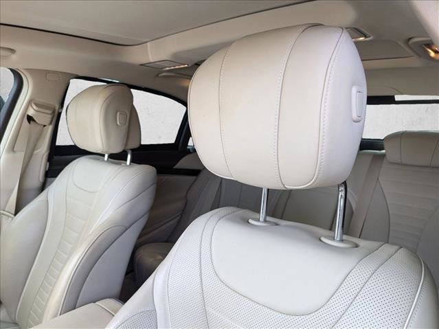 Used 2018 Mercedes-Benz S 560 Sedan image 4
