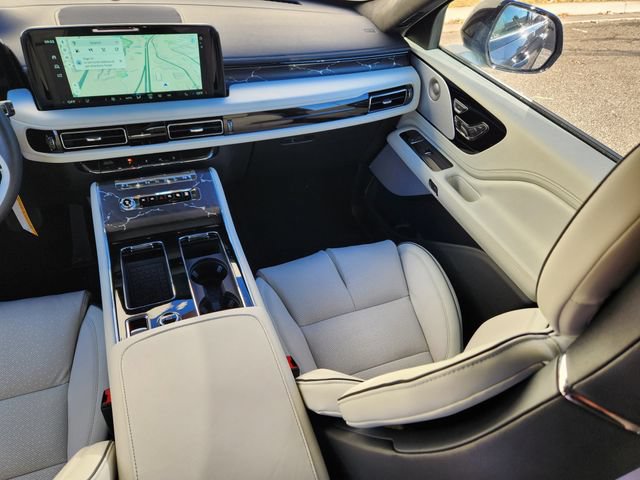 New 2026 Lincoln Aviator Black Label w/ Jet Appearance Package AWD/4WD image 12