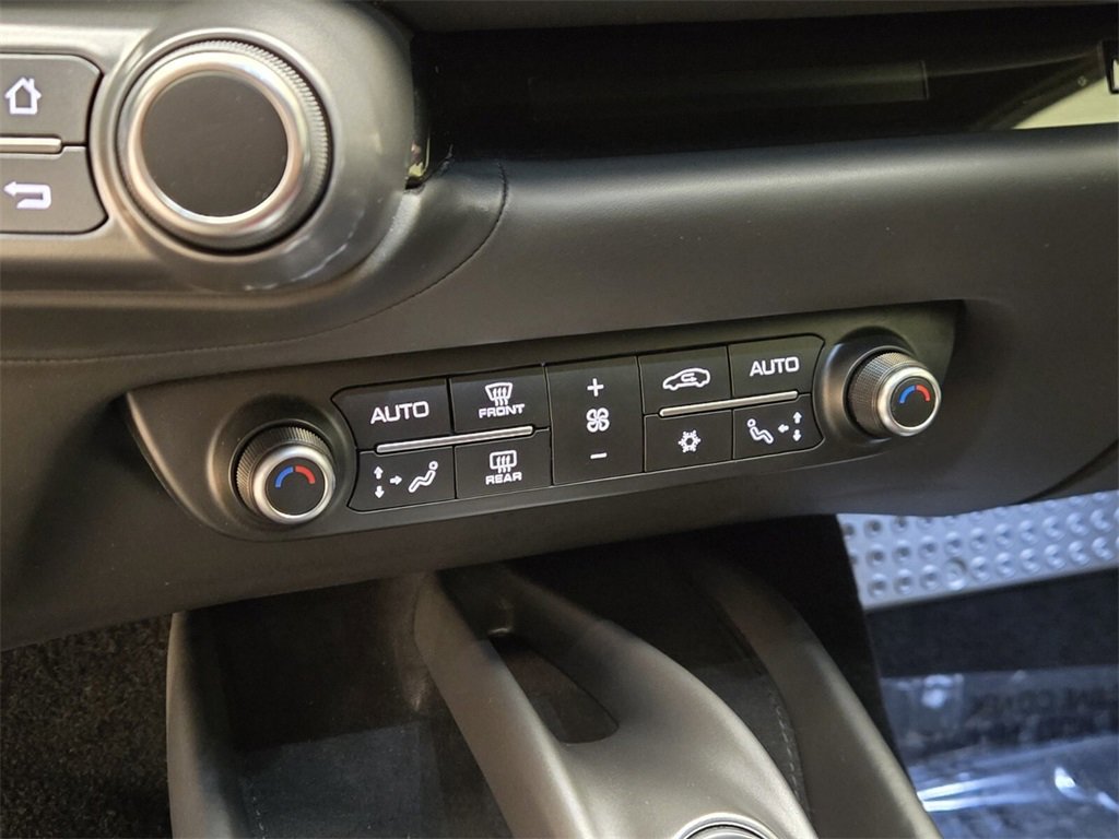 Used 2020 Ferrari 812 Superfast image 38