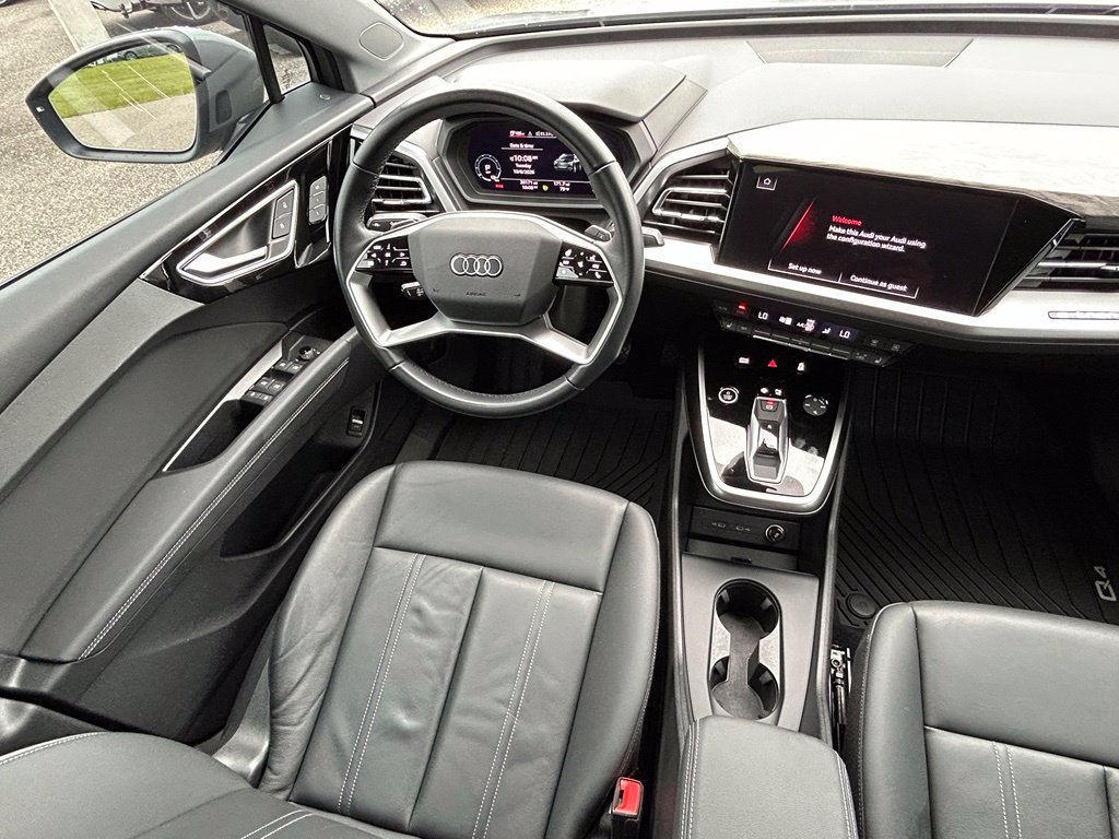Used 2024 Audi Q4 e-tron Premium Plus AWD/4WD image 9