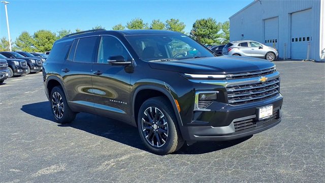 New 2026 Chevrolet Traverse LT w/ Sun and Wheel Package image 2