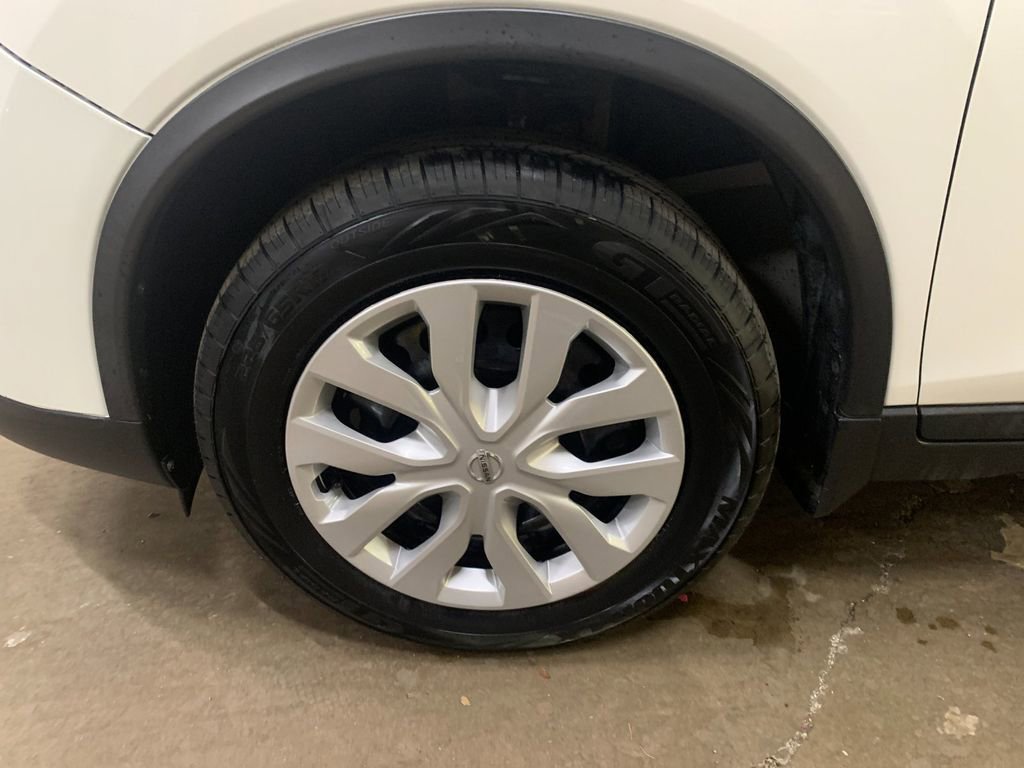 Used 2016 Nissan Rogue S w/ Appearance Package image 33