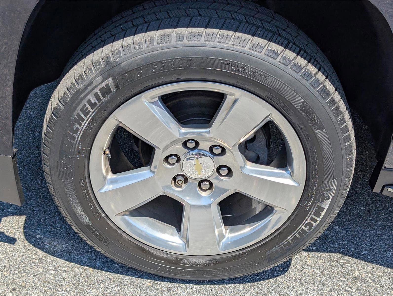 Used 2018 Chevrolet Suburban Premier AWD/4WD image 11