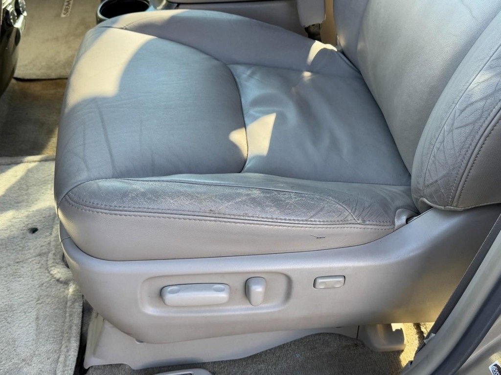 Used 2005 Toyota Sienna XLE Limited image 25