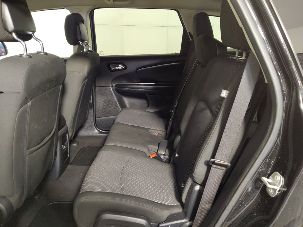 Used 2019 Dodge Journey SE w/ Connectivity Group FWD image 18