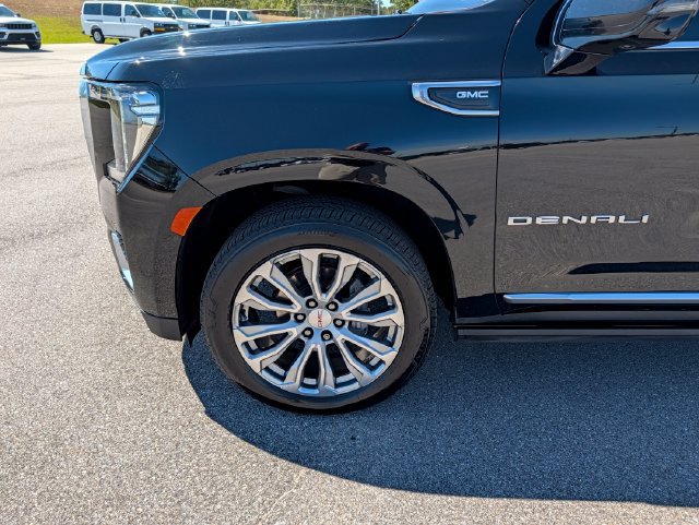 Used 2022 GMC Yukon XL Denali AWD/4WD image 27