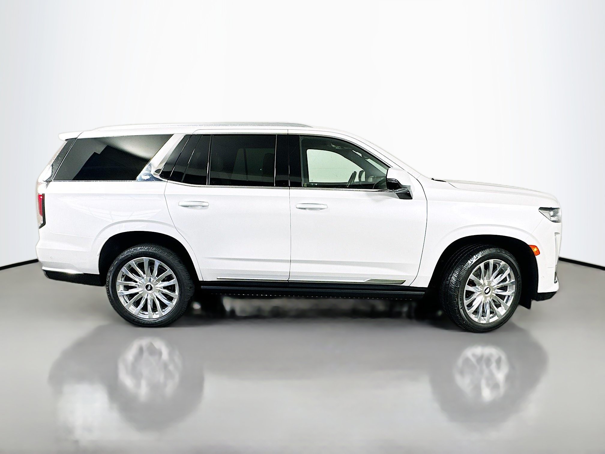Used 2022 Cadillac Escalade Premium Luxury w/ Performance Package AWD/4WD image 8