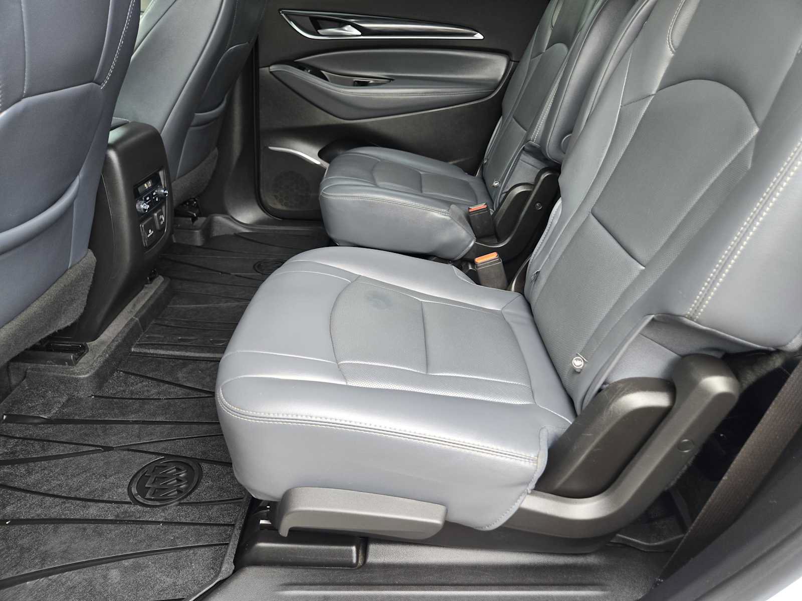 Used 2020 Buick Enclave Premium w/ Sun and Sites Package FWD image 29