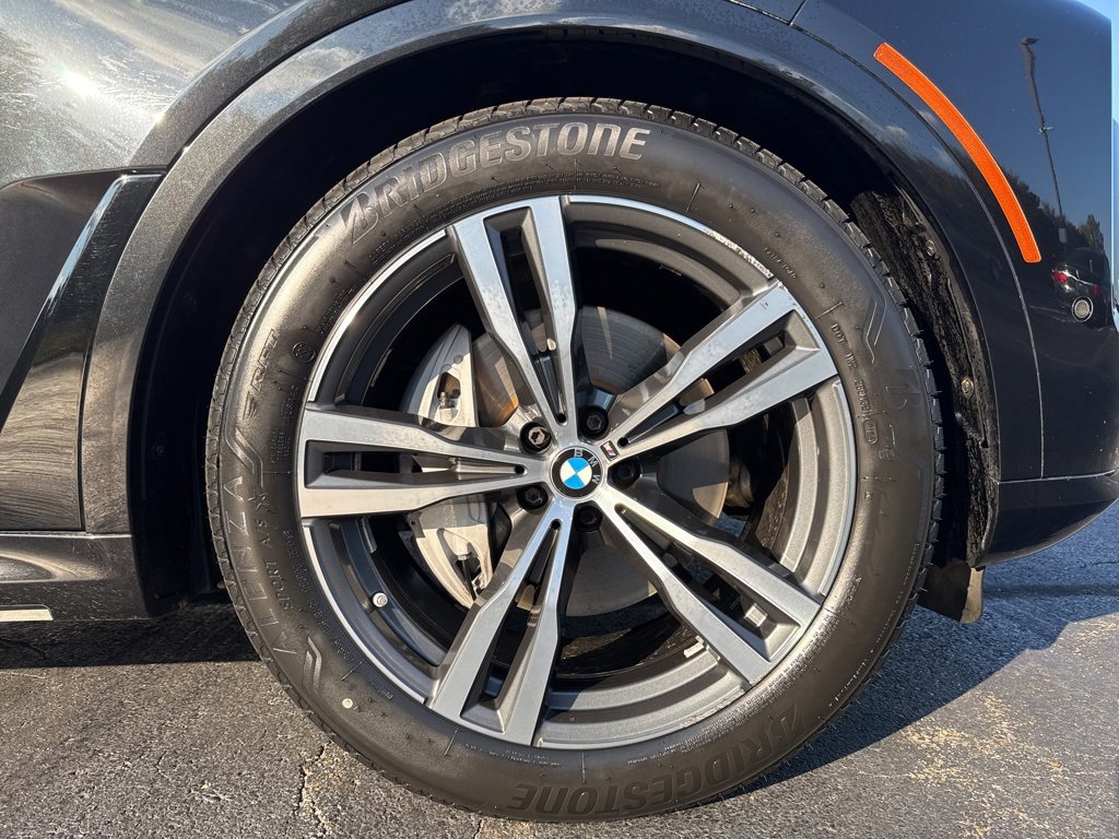Used 2023 BMW X7 xDrive40i w/ M Sport Package image 9