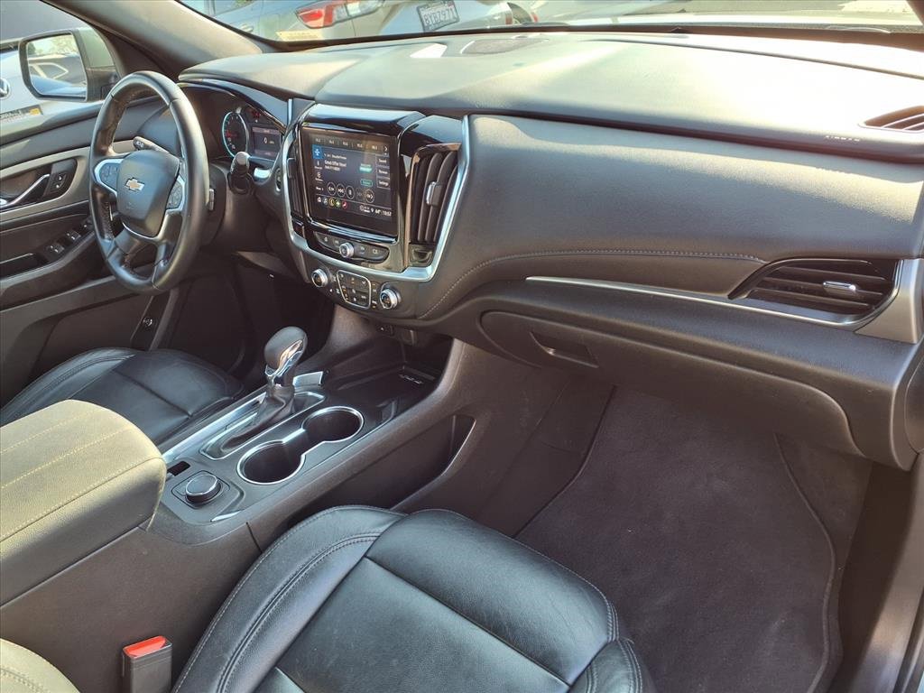 Used 2023 Chevrolet Traverse LT image 23