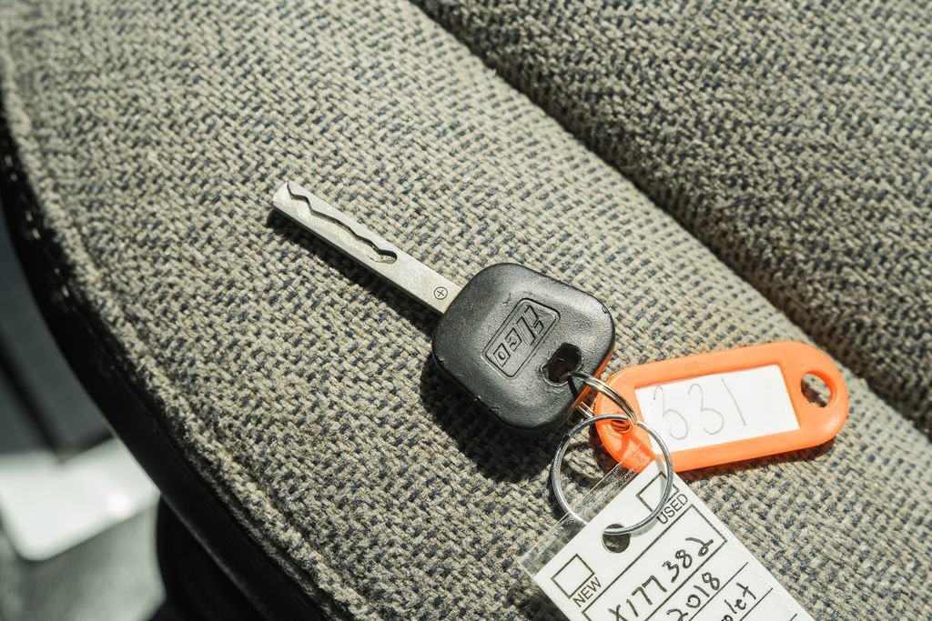 Used 2018 Chevrolet Express 2500 RWD image 34