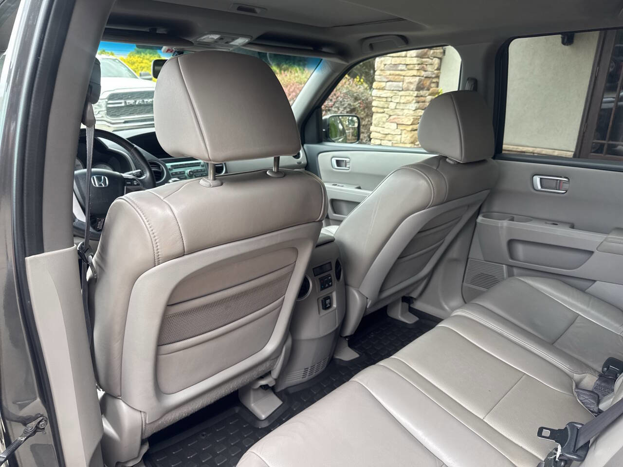 Used 2011 Honda Pilot EX-L image 9