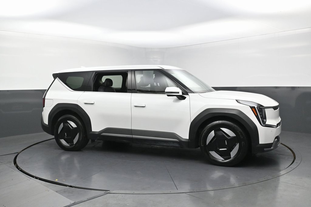 Used 2024 Kia EV9 Light Long Range image 49