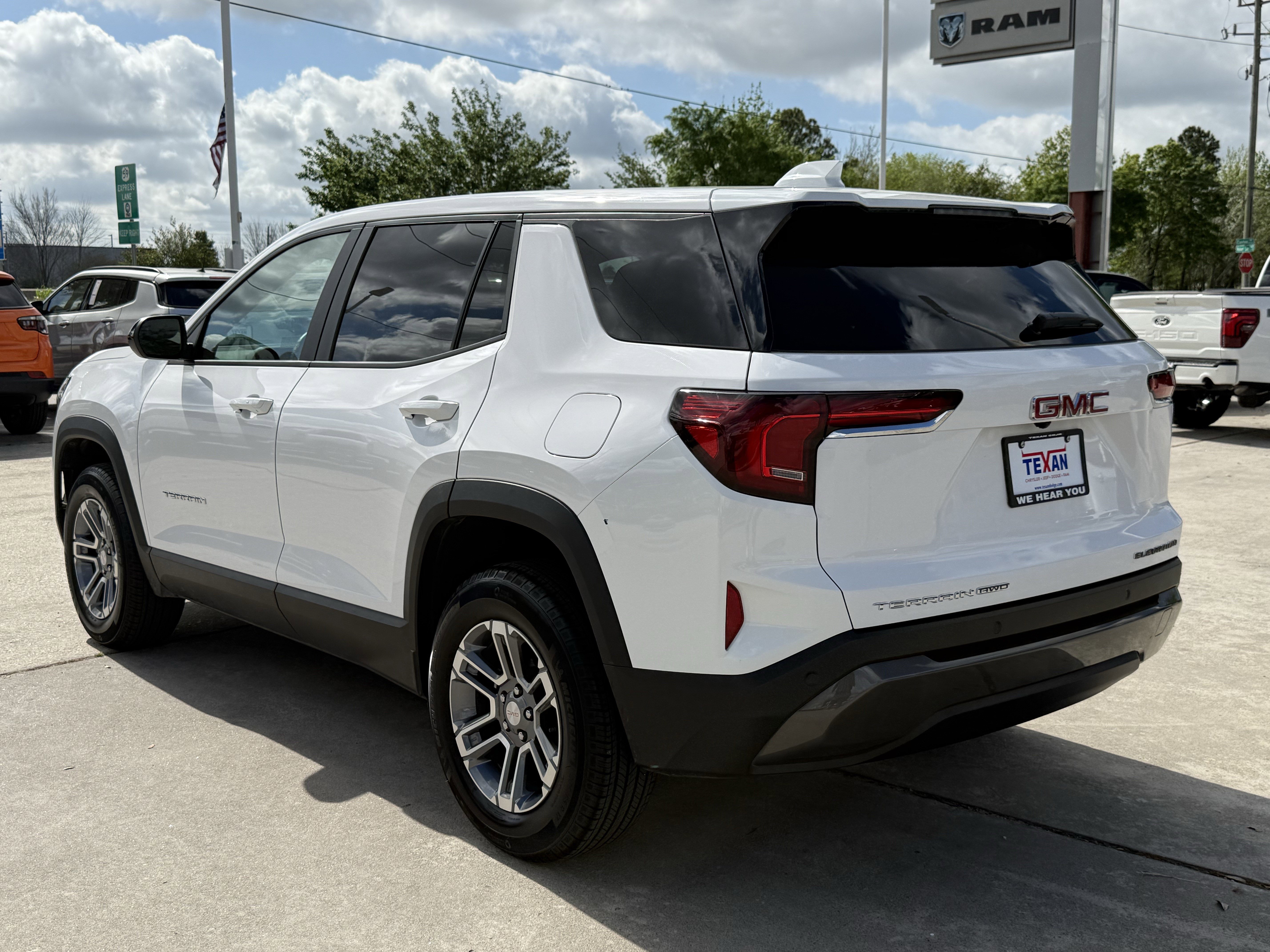 Used 2026 GMC Terrain Elevation image 7